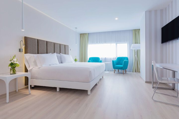 Room 14 of 38