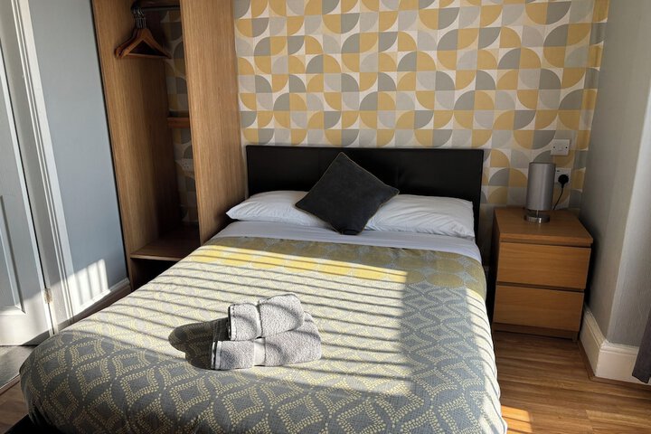 Room 2 of 13