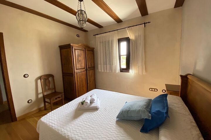 Room 5 of 14