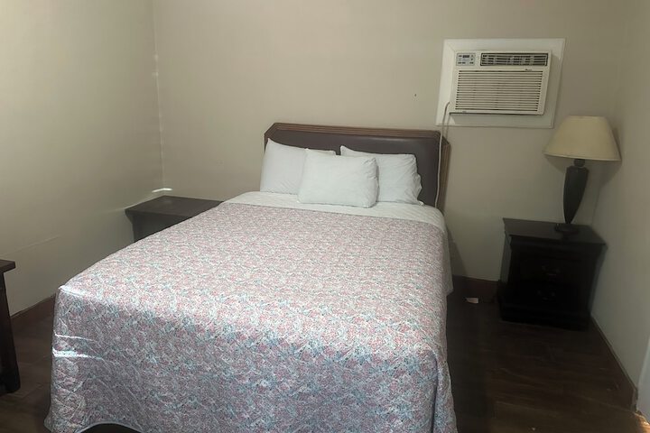 Room 16 of 36