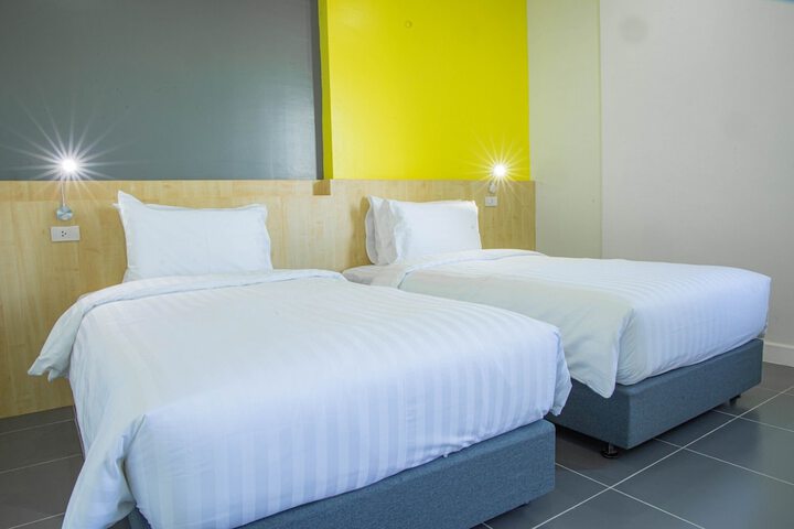 Room 6 of 25