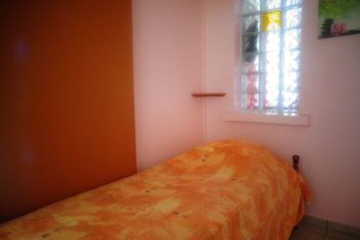 Room 25 of 42