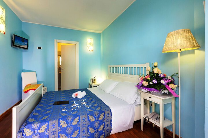 Room 12 of 75