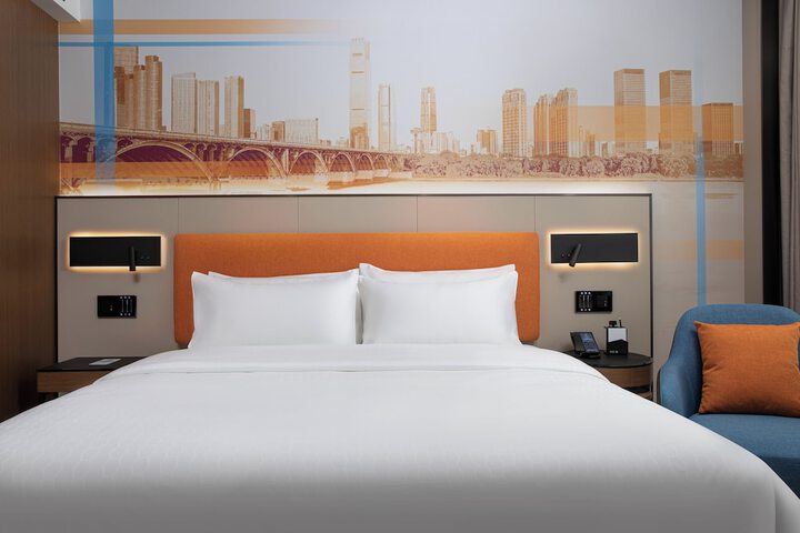 Room 11 of 22