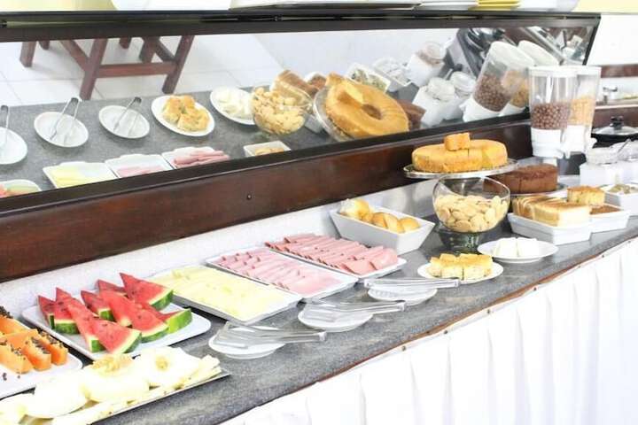 Breakfast/Coffee Service 18 of 28