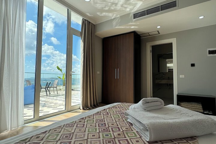 Room 61 of 191