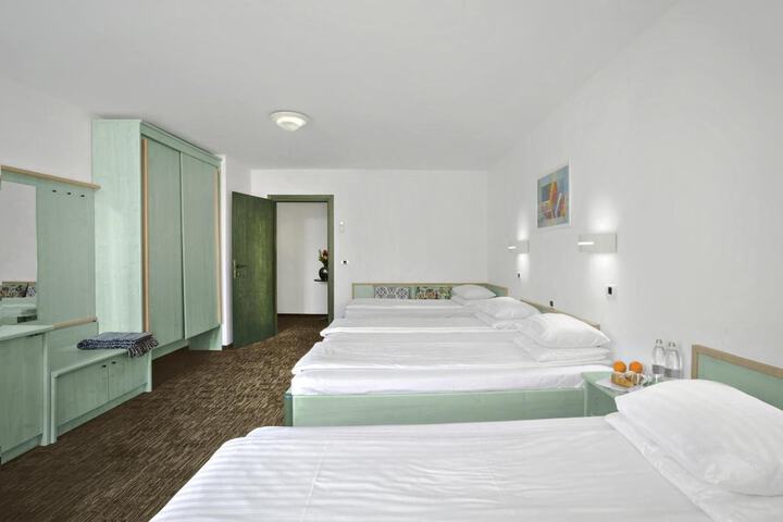 Room 11 of 61