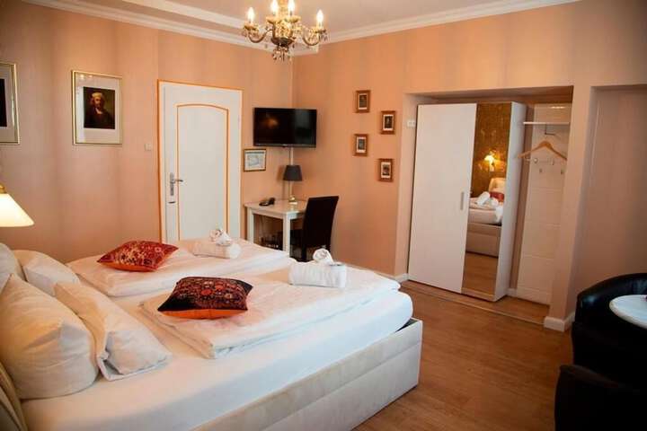Room 21 of 66