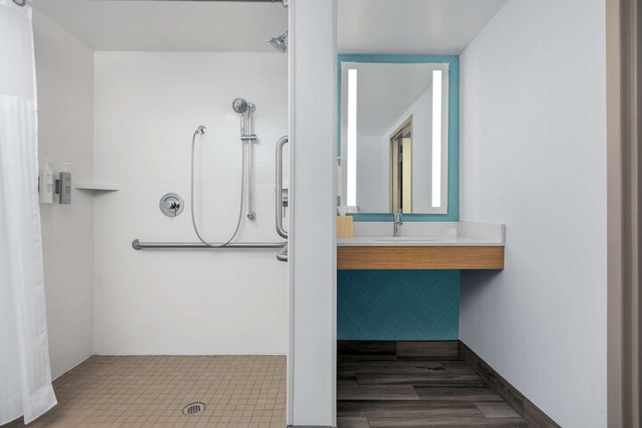 Bathroom shower