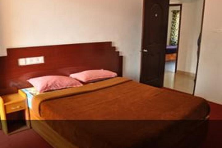 Room 3 of 5