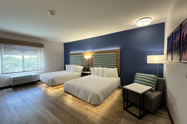 Room 9 of 69