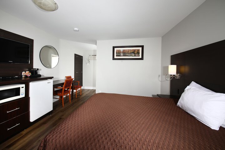 Room 9 of 30