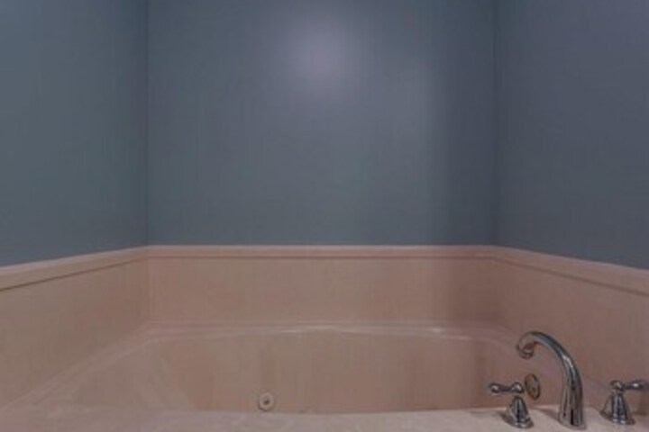 Room 25 of 148
