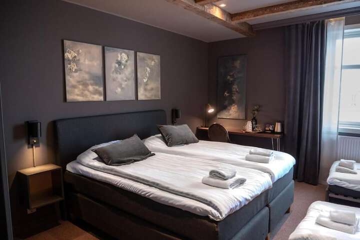 Room 6 of 45