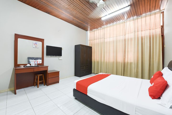 Room 16 of 46