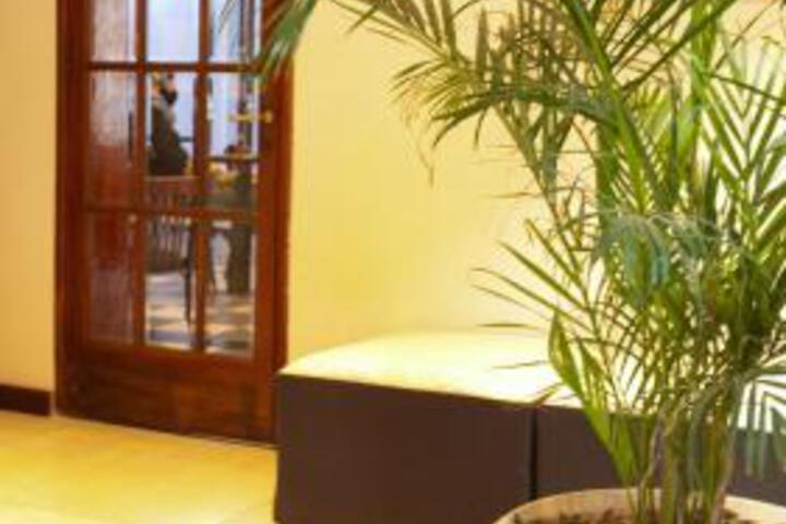 Hotel San Cayetano