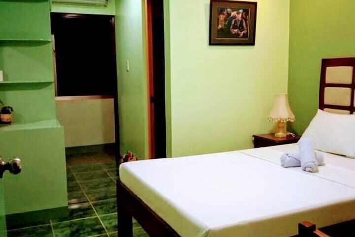 Room 14 of 30
