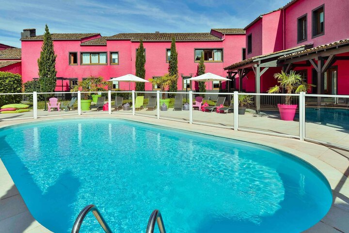 Pool 54 of 98