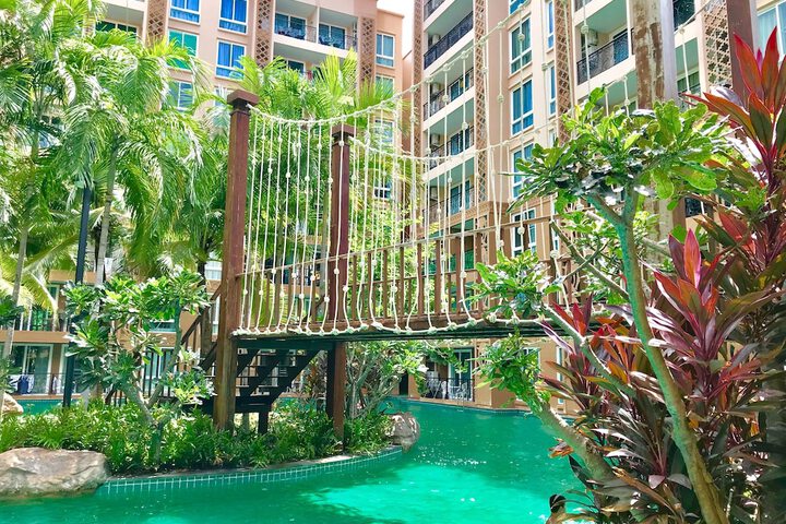 Hotel Pool