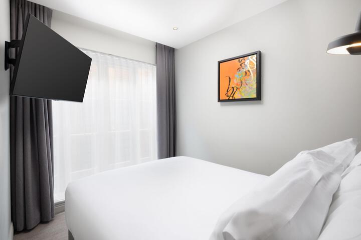 Room 28 of 61