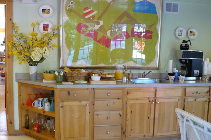 Breakfast/Coffee Service 9 of 17