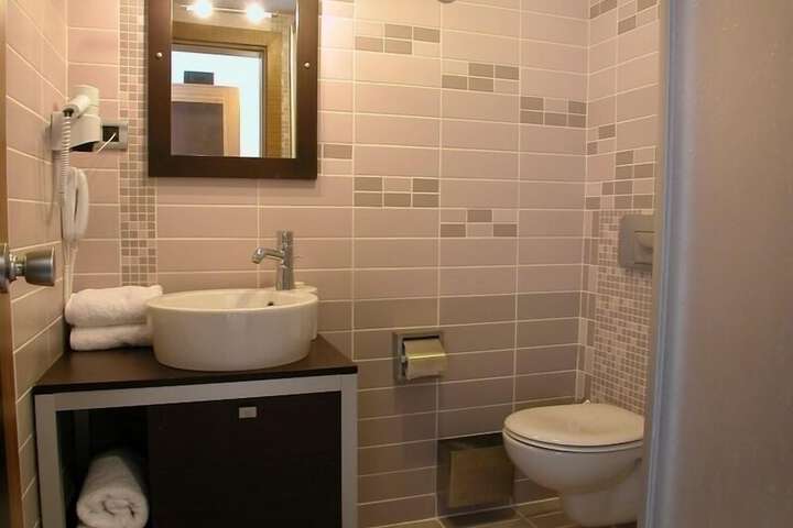 Room 10 of 20
