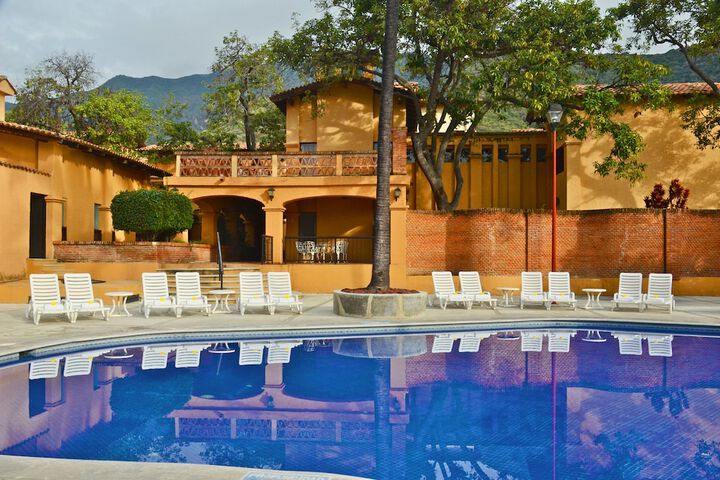 Hotel with Pool