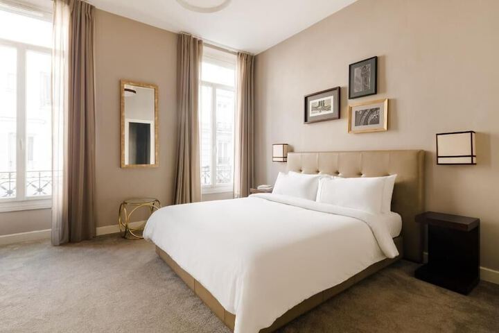 Room 2 of 6