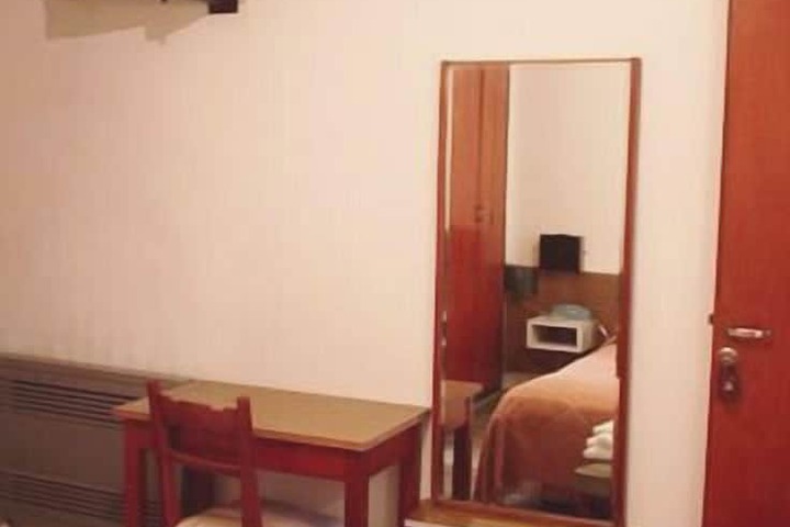 Room 8 of 19