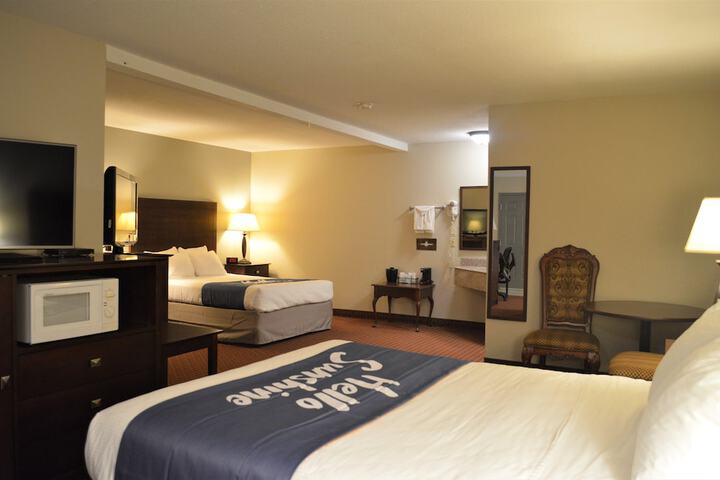 1 King Bed (8 of 10)