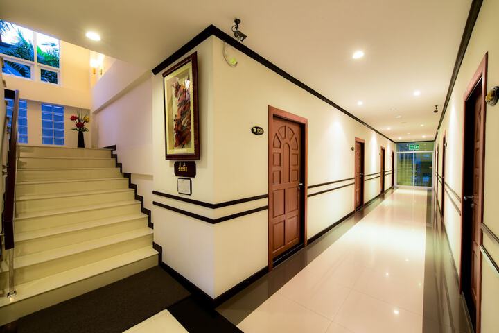 Ballroom/Hall 41 of 49