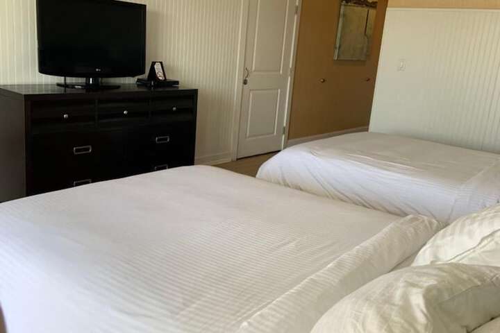Room 15 of 48