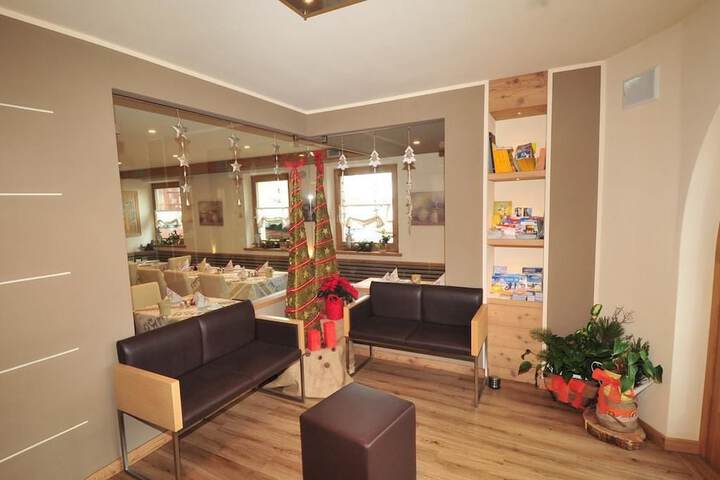 Hotel Interior 2 of 31