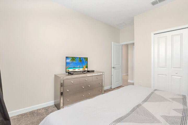 Room 10 of 52