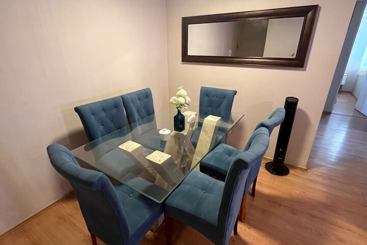 Room 6 of 13