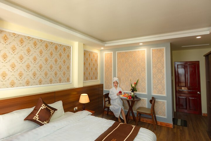 Room 15 of 48
