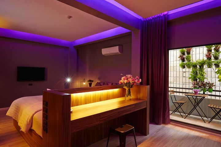 Room 9 of 43