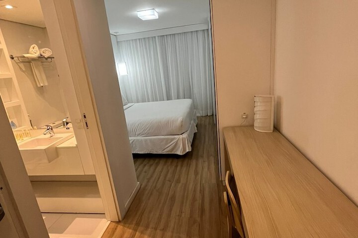 Room 17 of 35