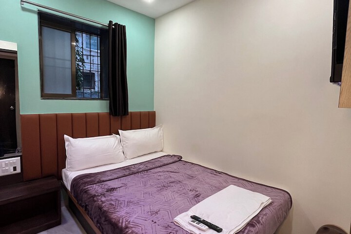 Room 15 of 18