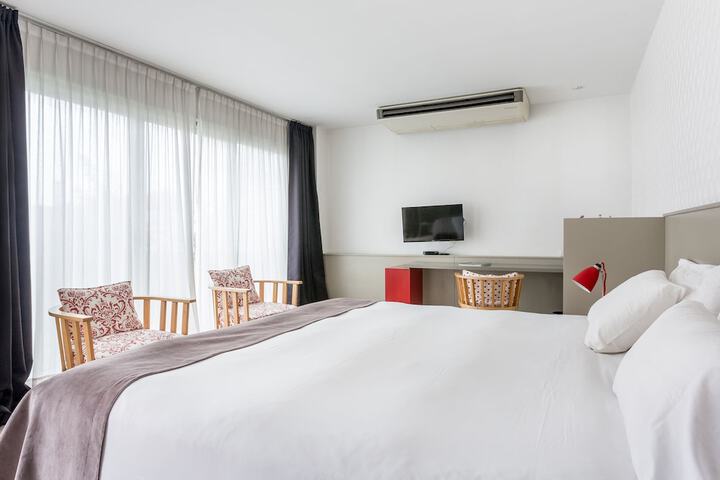Room 84 of 181