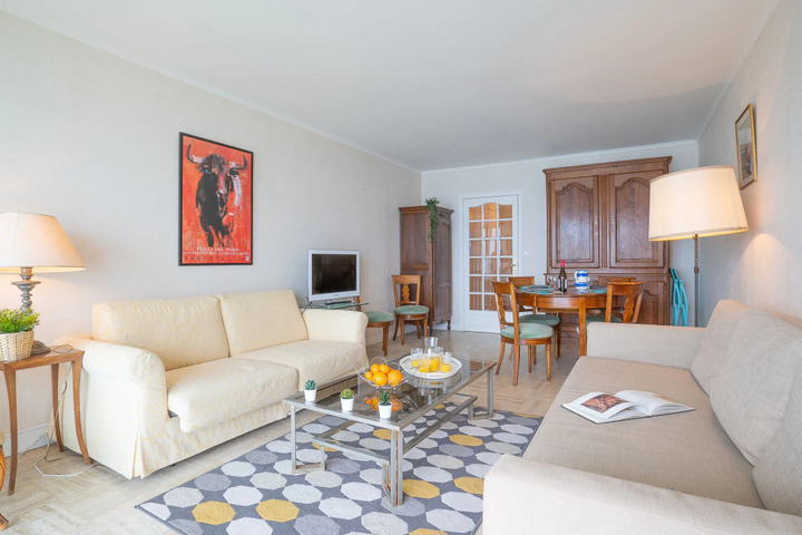 Room 2 of 15