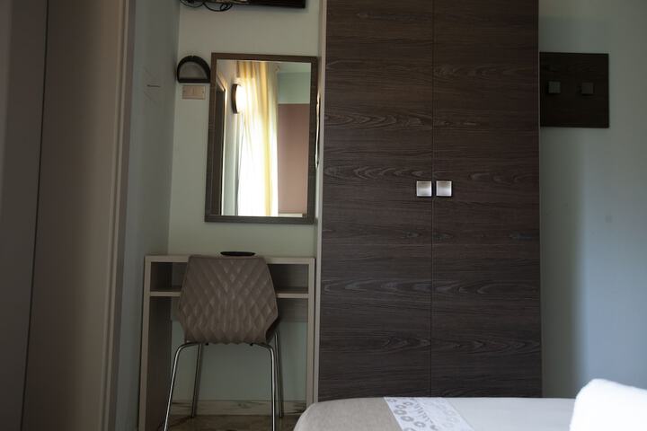 Room 14 of 34