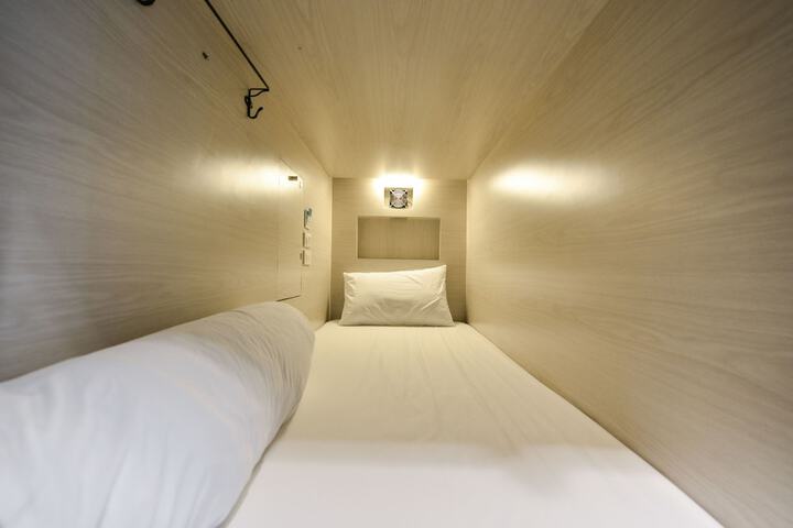 Room 10 of 42
