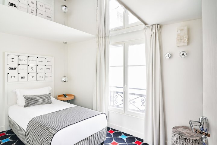 Room 42 sur 60