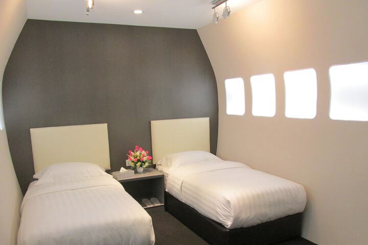 Room 21 of 83