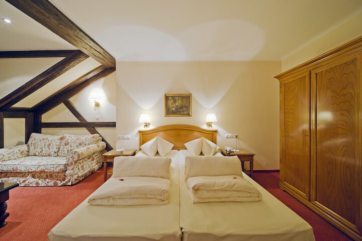 Room 5 of 60