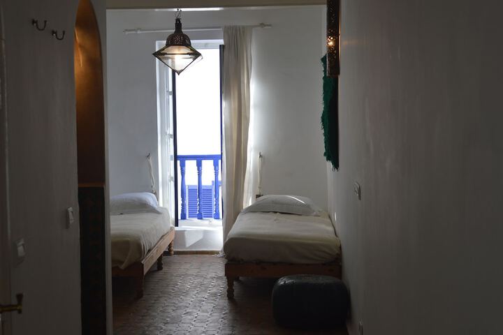 Room 10 of 37