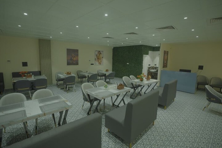 Dining 48 of 61