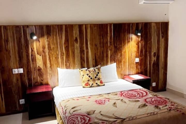 Room 4 of 14