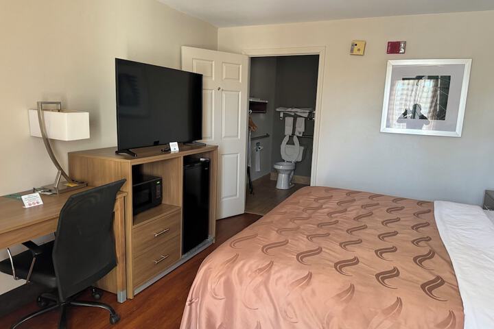 1 King Bed Mobility Accessible (12 of 12)